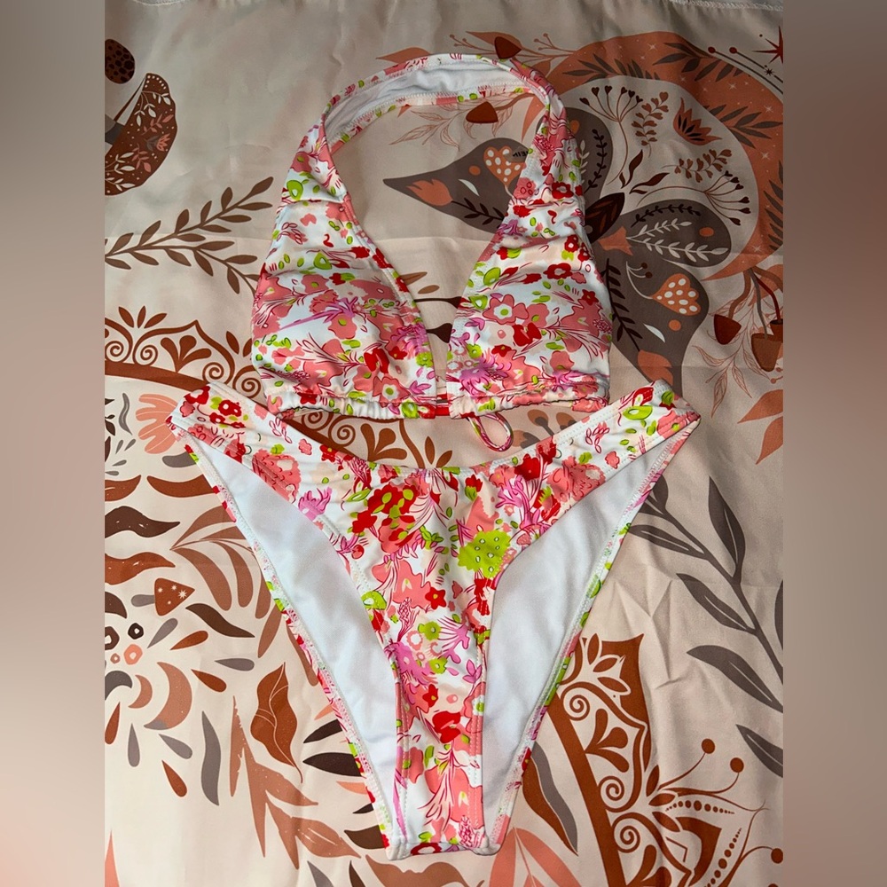 SHEIN TWO PIECE FLORAL SWIMSUIT